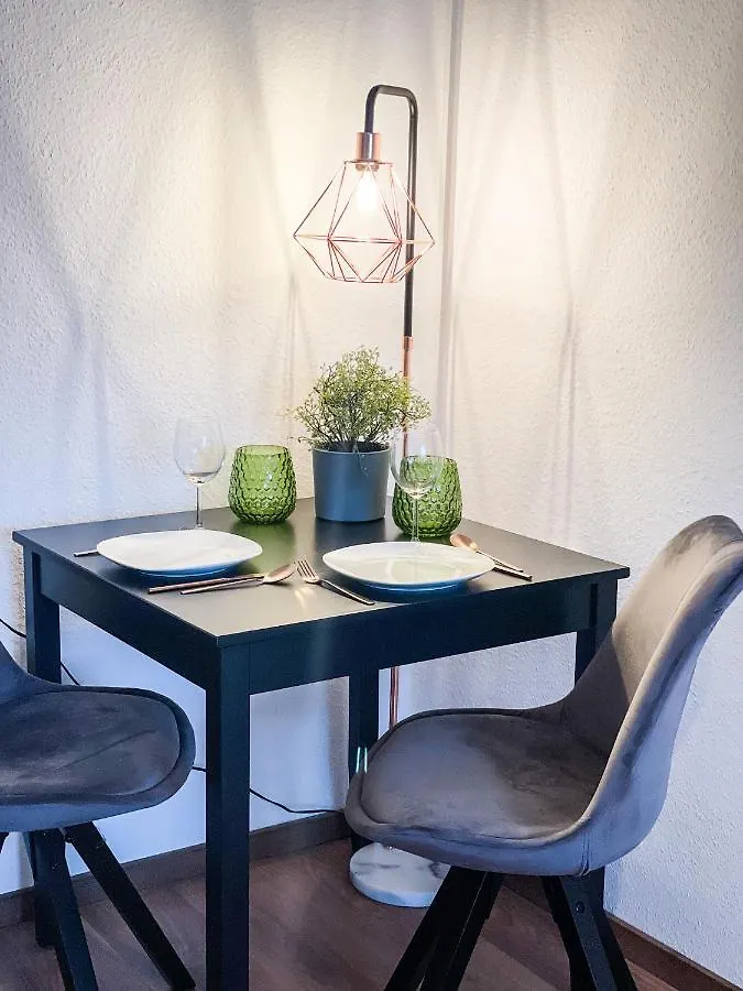 Apartment Fuer 3 Gaeste Kostenlose Parkplaetze Und Lift Hannover Germany