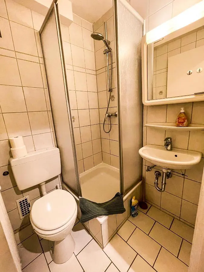 Apartment Fuer 3 Gaeste Kostenlose Parkplaetze Und Lift Hannover